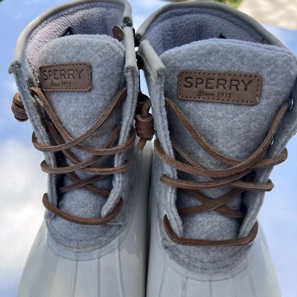 Sperry Women’s  Saltwater Cream Boots Shoes 8.5 NIB